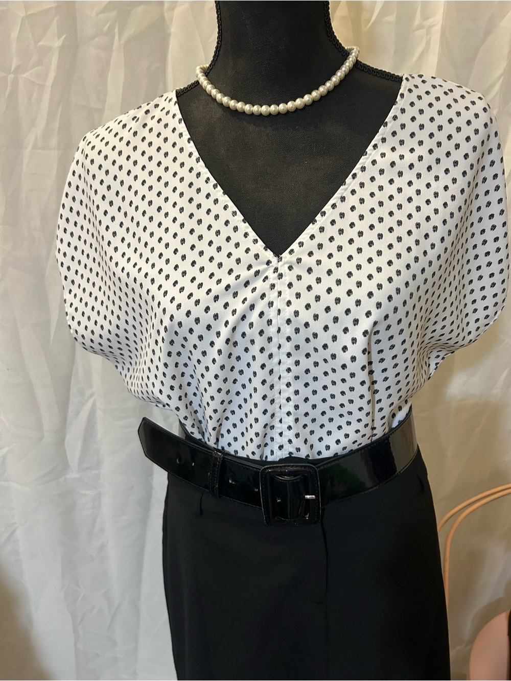 💚5 for $25💚 Hilary Radley White Blouse with Black Dot Print
